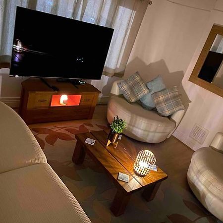 Spacious 2 Bed Apartment, Close To Village Shops Cardiff Bagian luar foto
